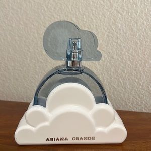 Ariana grande cloud